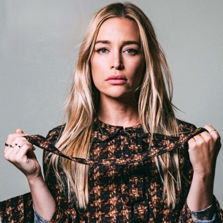 actor Piper Perabo large photo