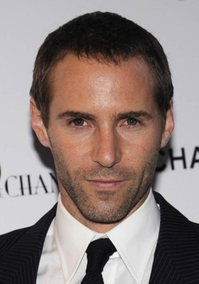 actor Alessandro Nivola large photo