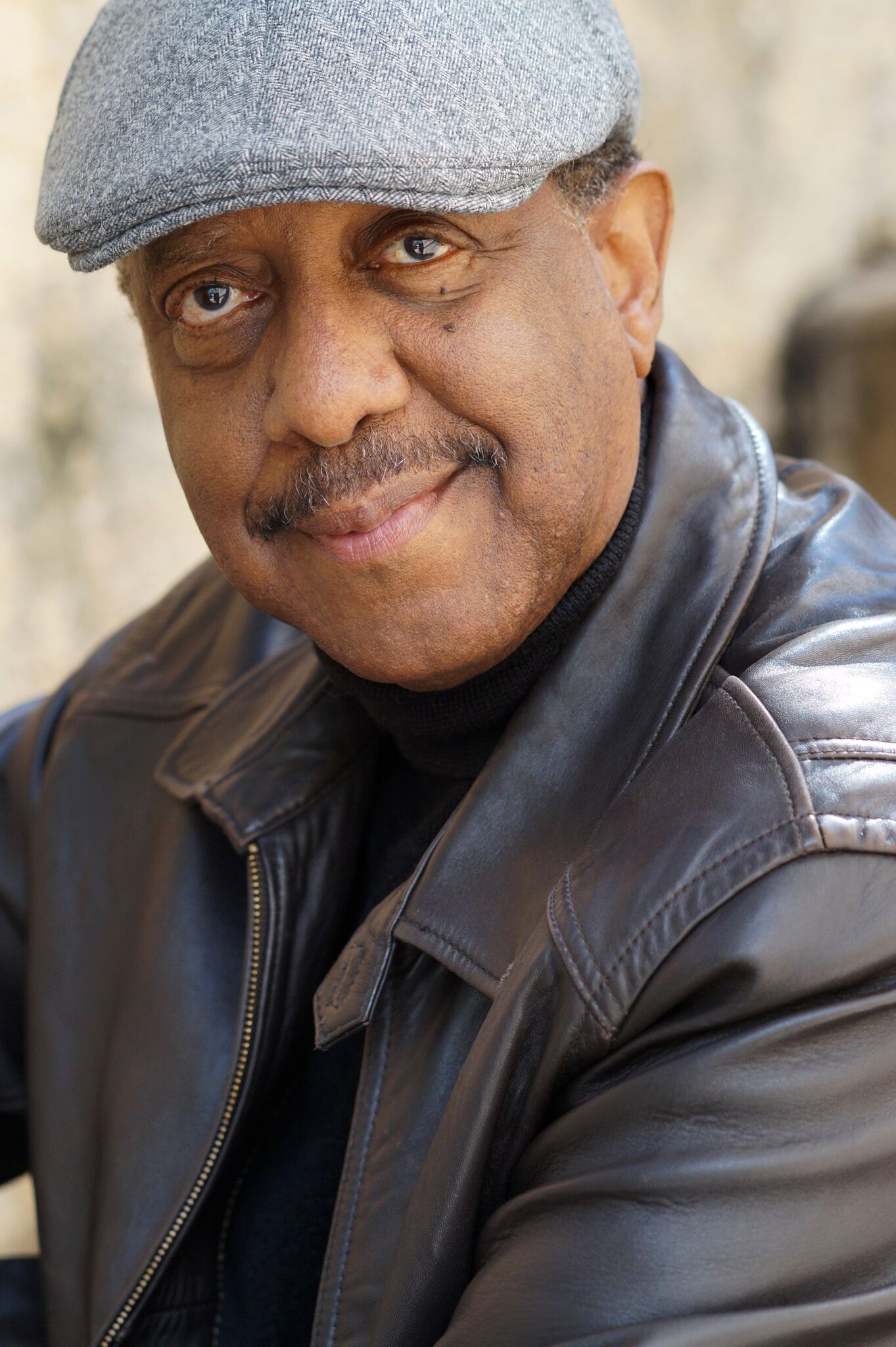 actor Michael D. Roberts large photo