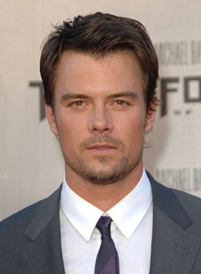 actor Josh Duhamel large photo