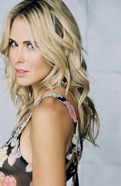 actor Anna Hutchison large photo