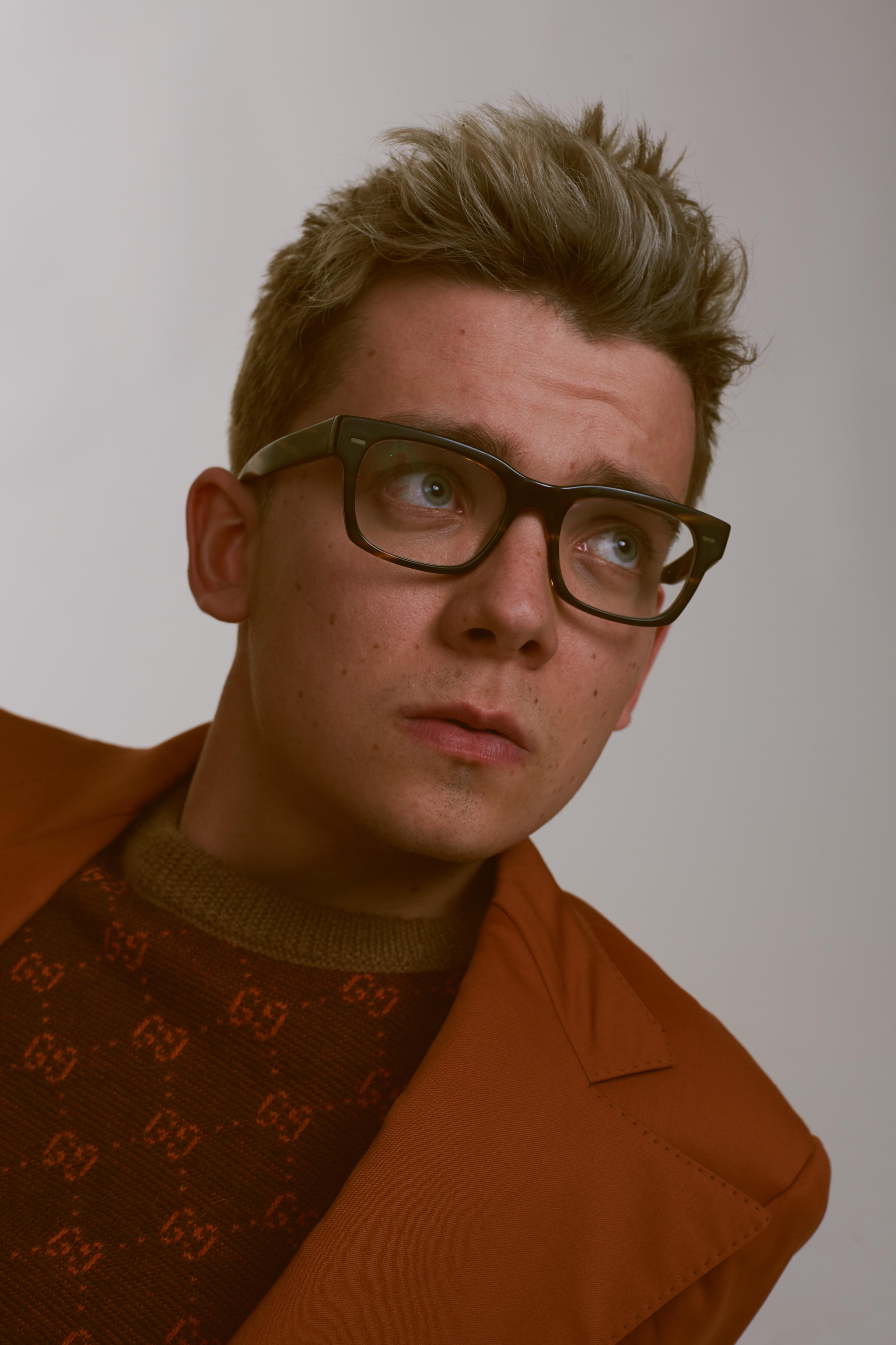 actor Asa Butterfield large photo