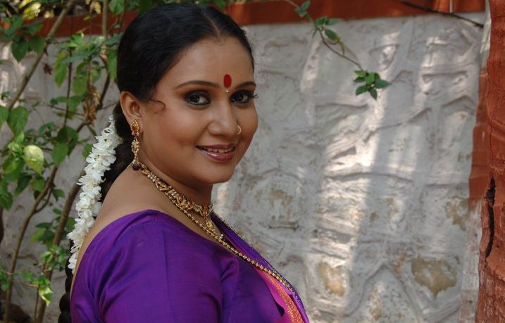 actor Priya Arun Berde large photo