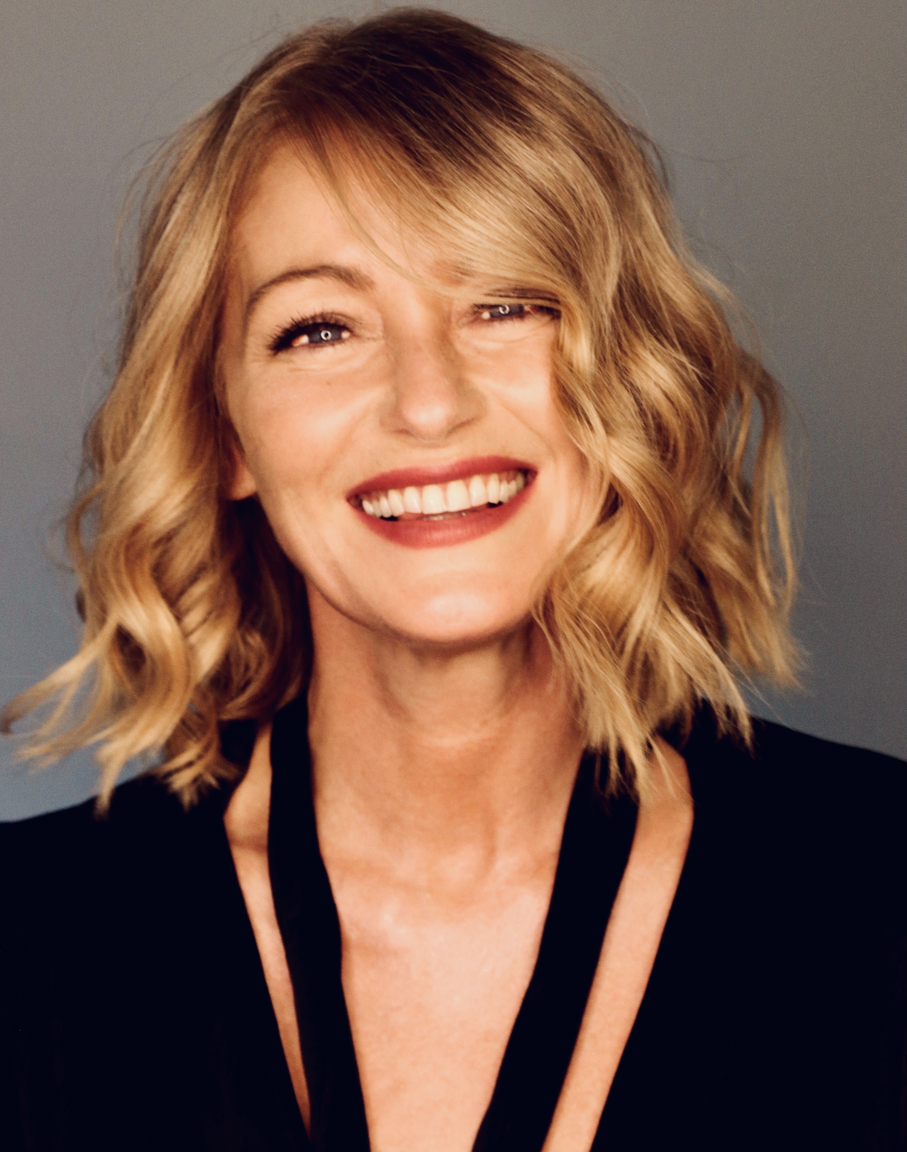 actor Louise Lombard large photo