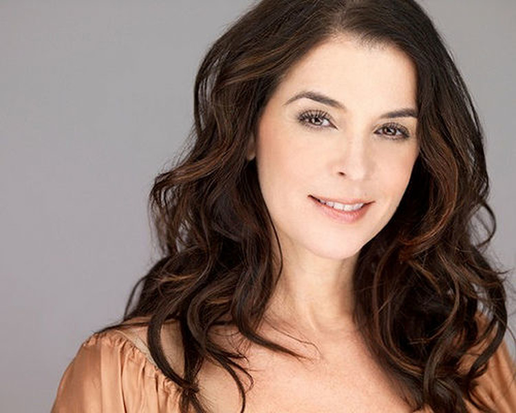 actor Annabella Sciorra large photo