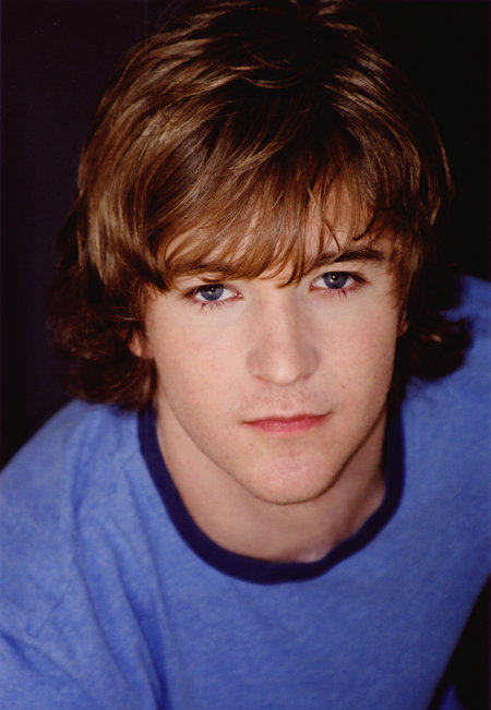 actor Michael Welch large photo