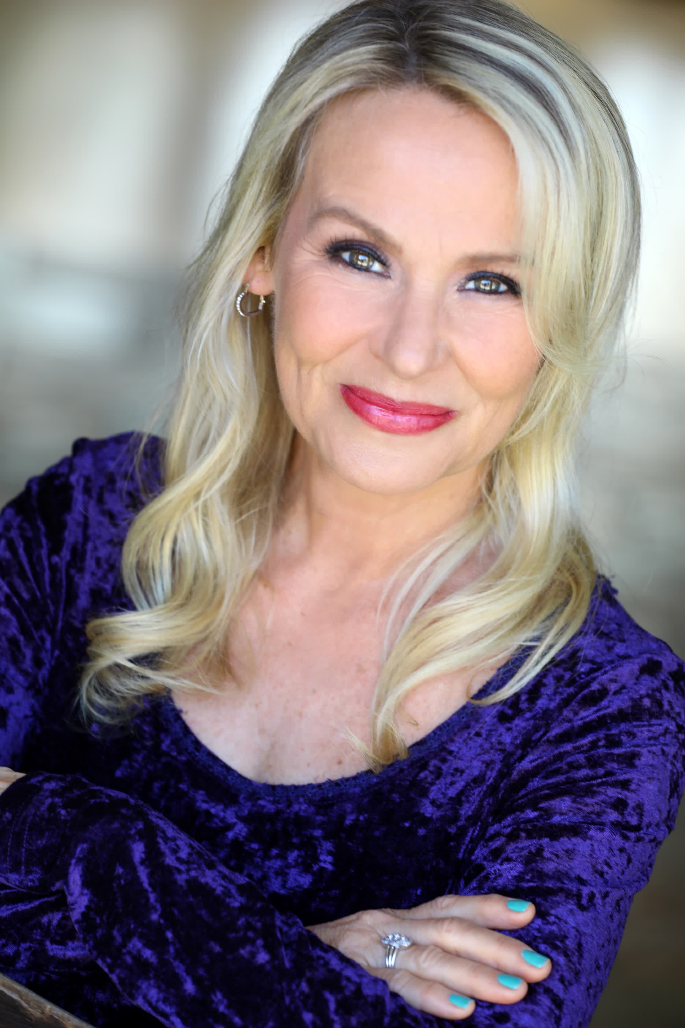 actor Wendee Lee large photo