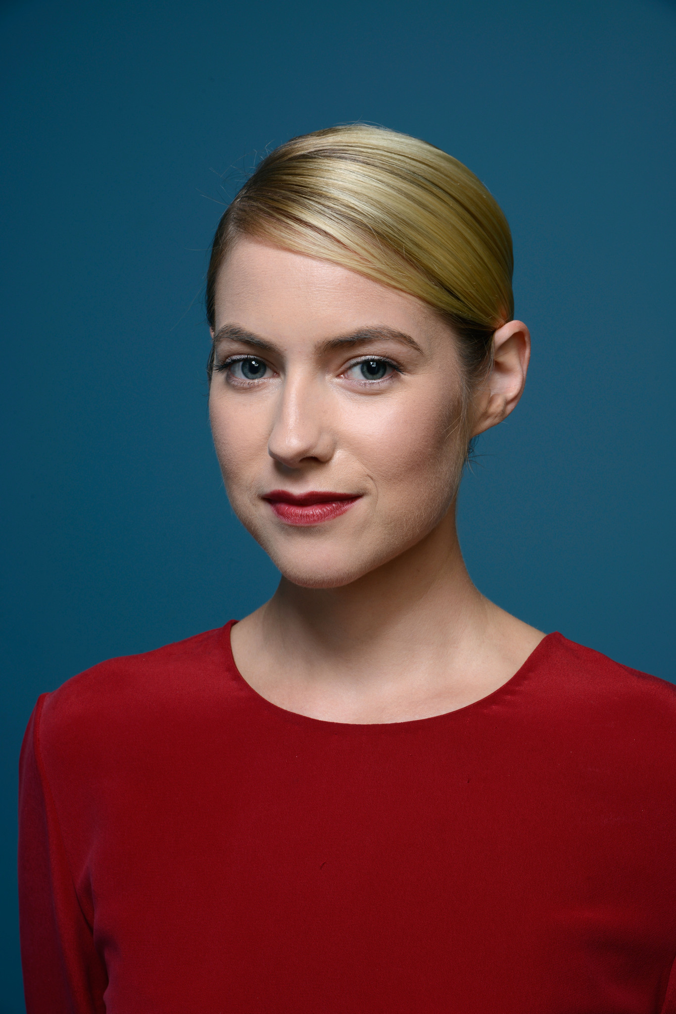 actor Laura Ramsey large photo