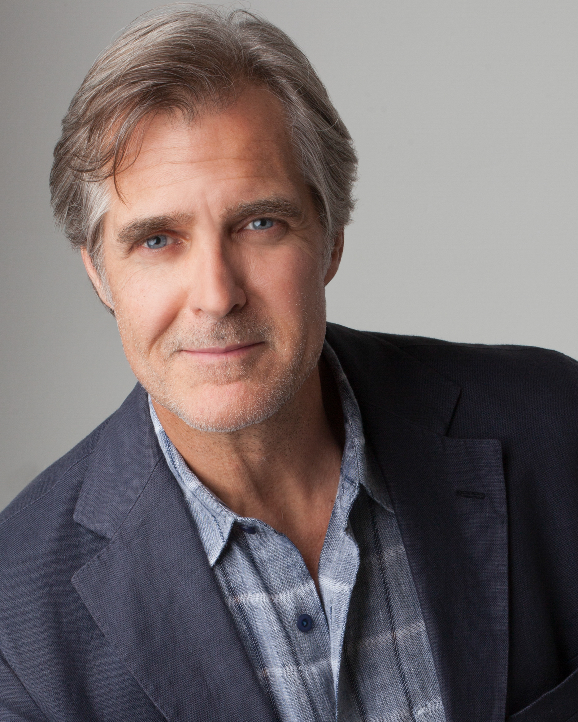 actor Henry Czerny large photo