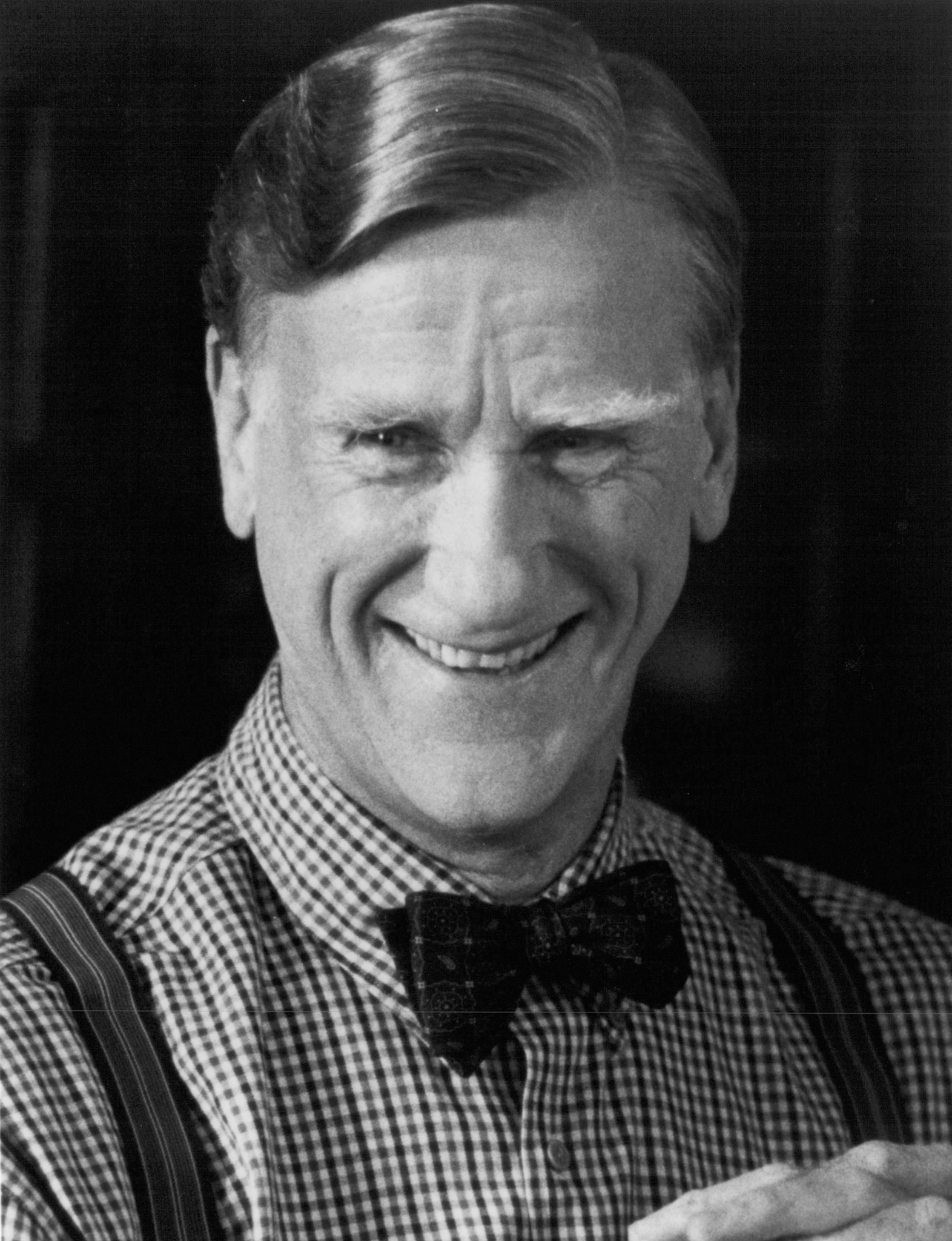actor Donald Moffat large photo