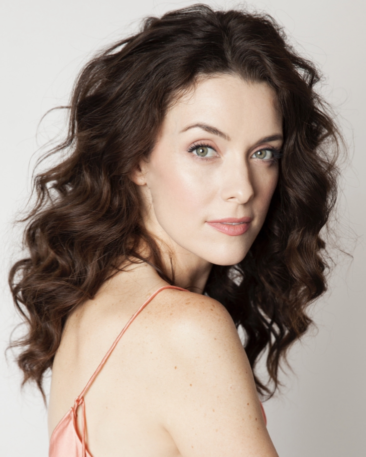 actor Ashlynn Yennie large photo