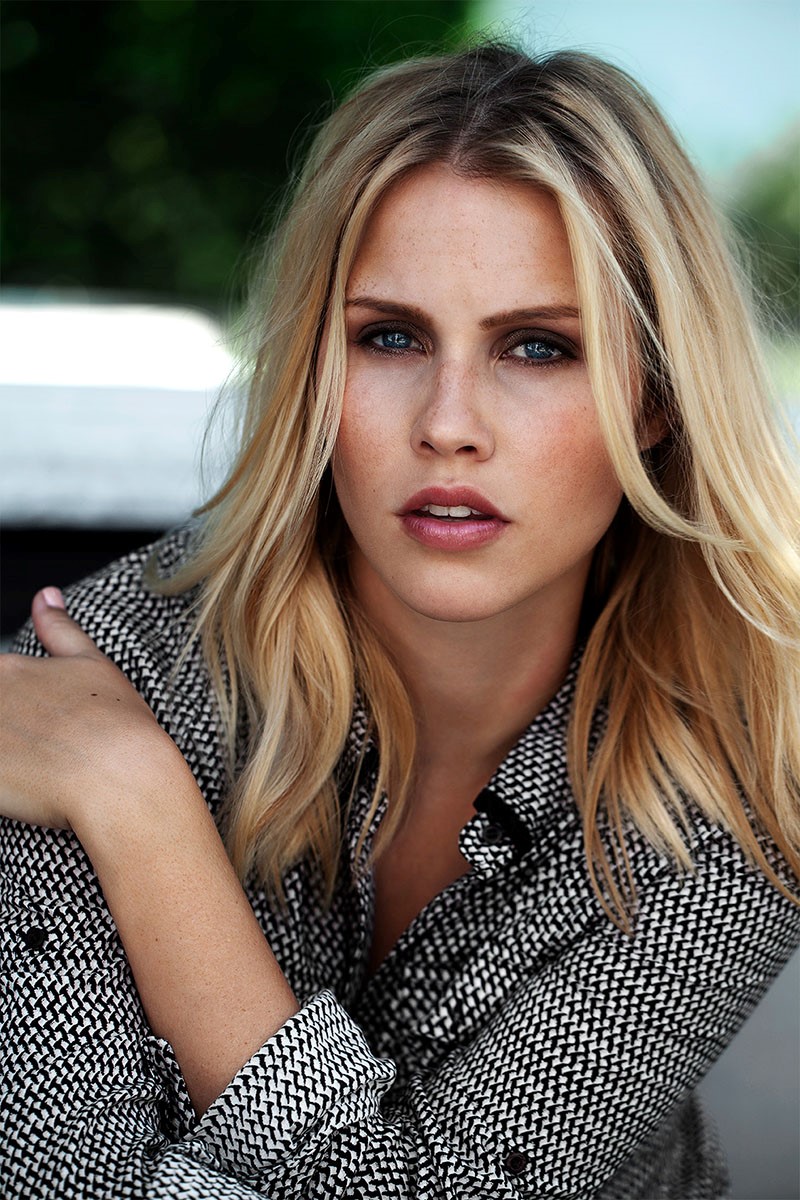 actor Claire Holt large photo