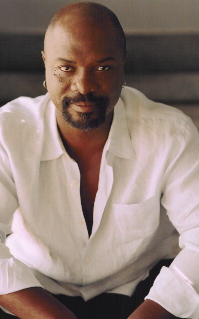 actor Robert Wisdom large photo