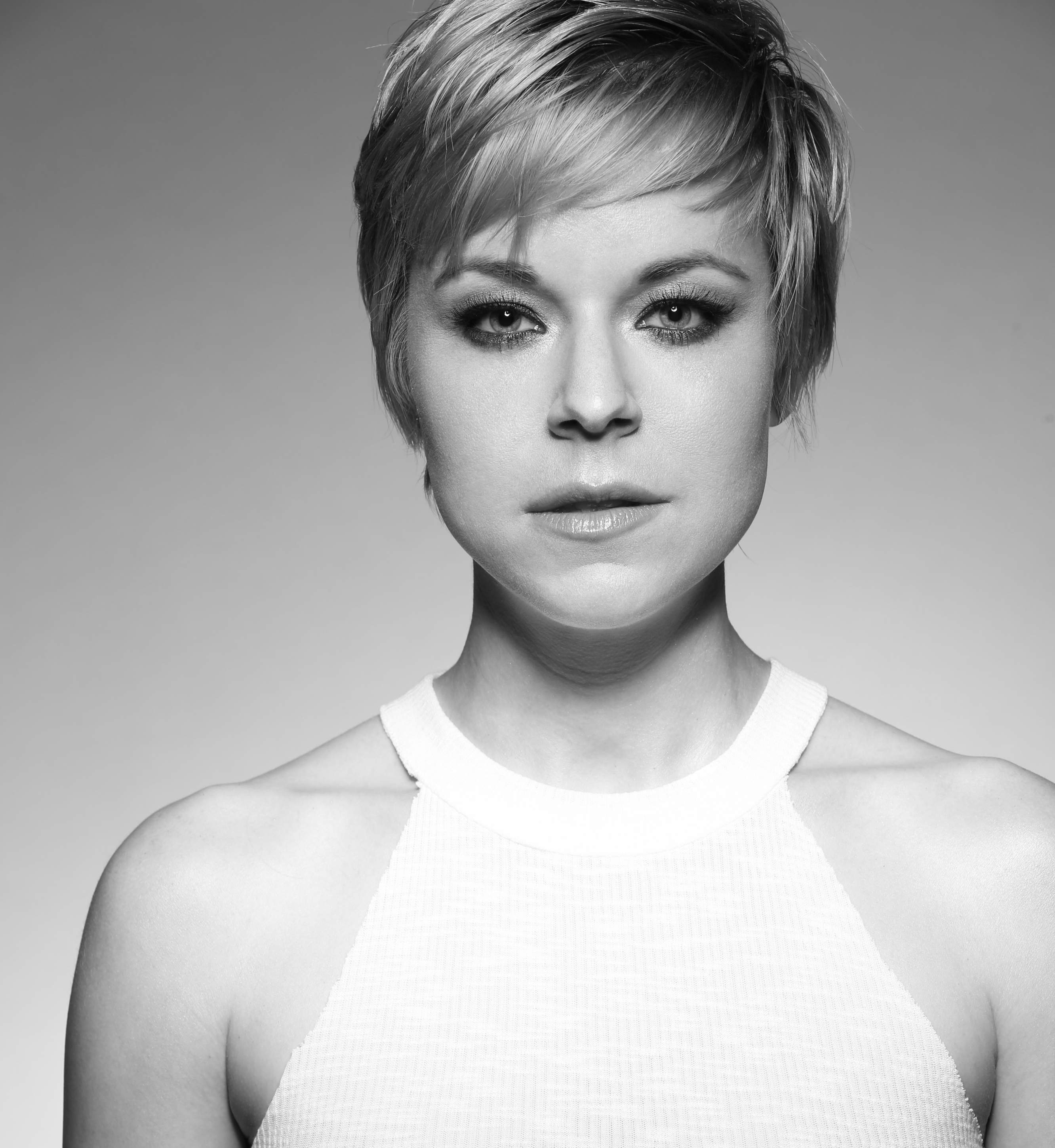 actor Tina Majorino large photo