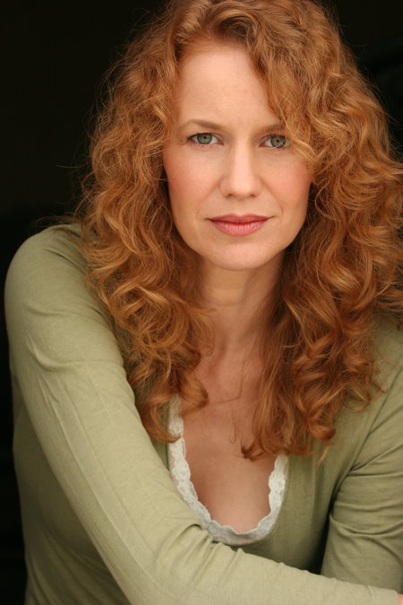 actor Laura Cayouette large photo