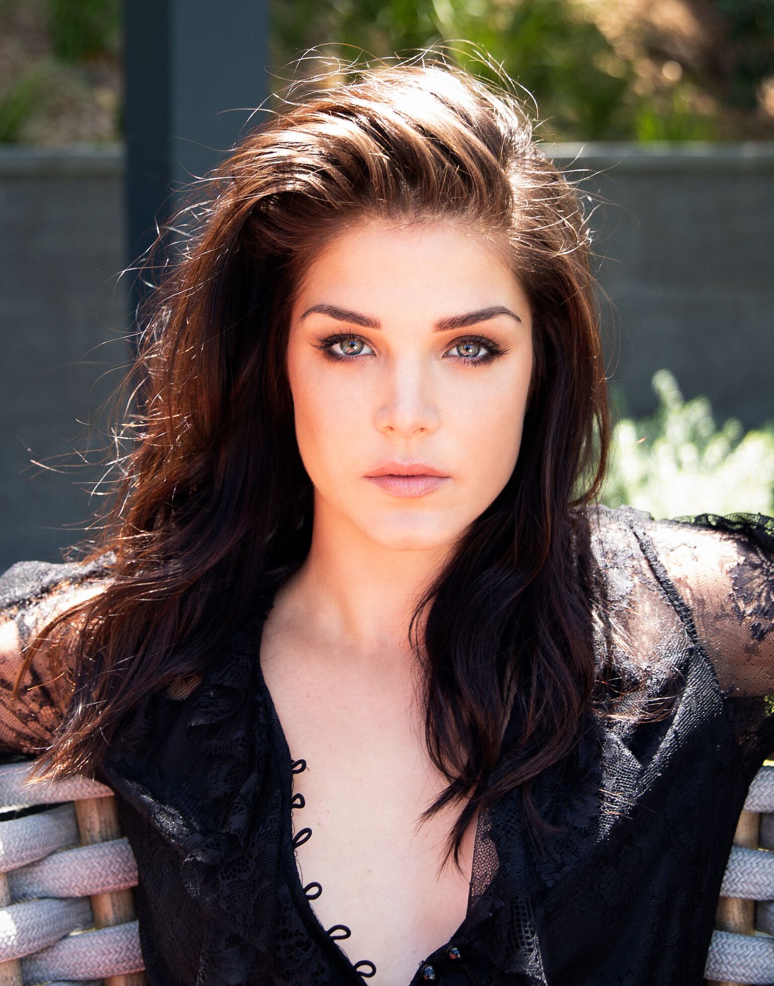 actor Marie Avgeropoulos large photo