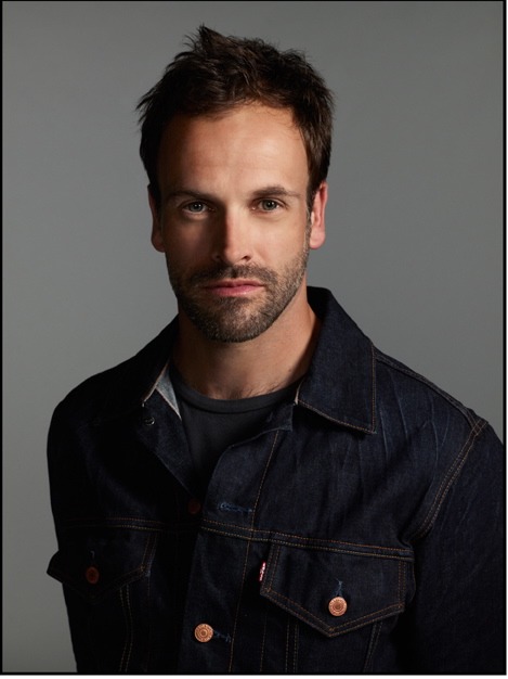actor Jonny Lee Miller large photo