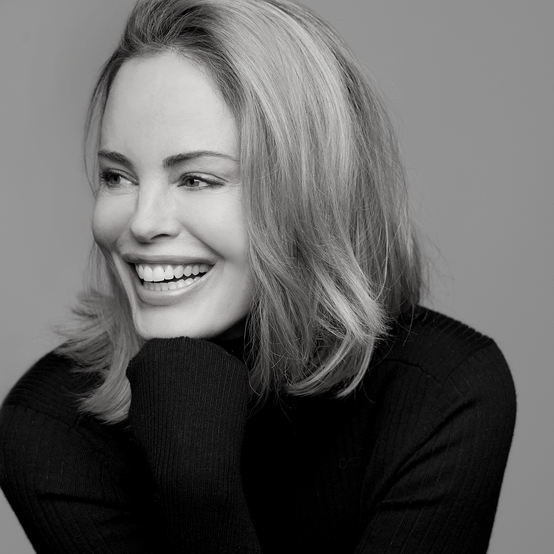 actor Chandra West large photo