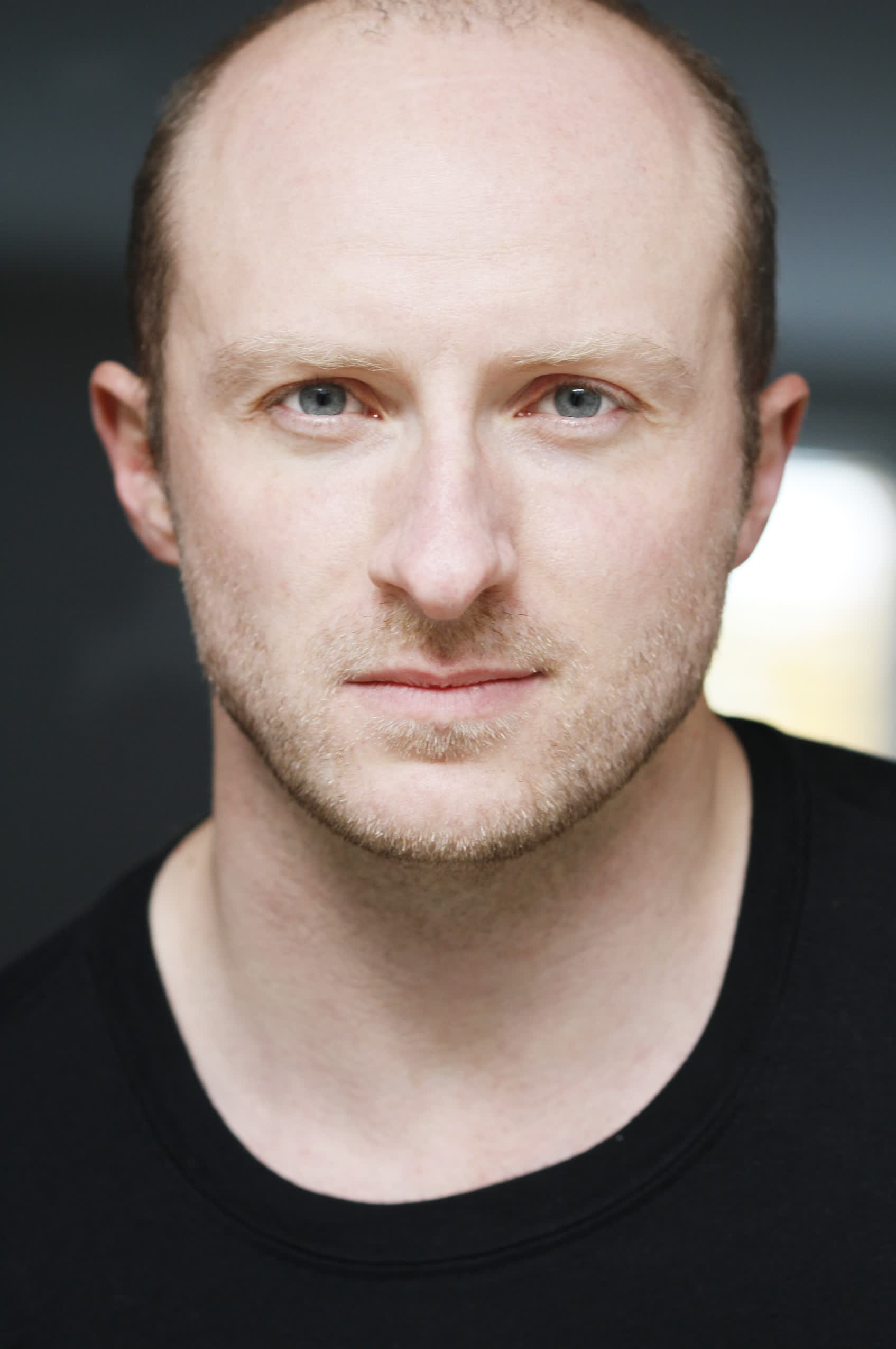 actor Ben Loyd-Holmes large photo
