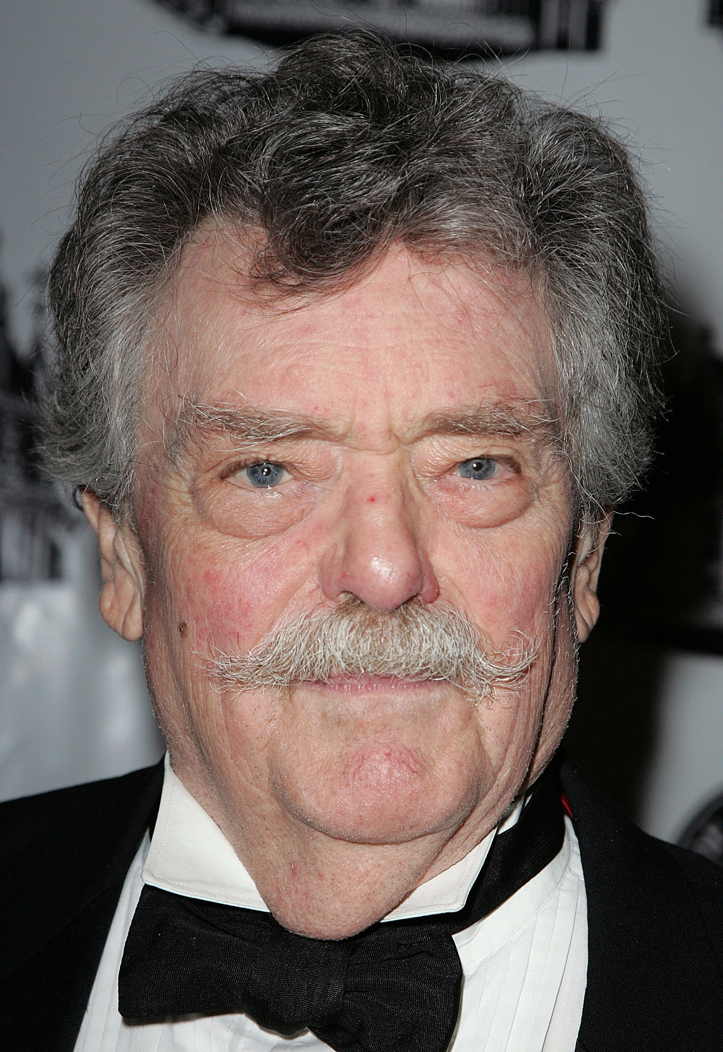 actor Bernard Fox large photo