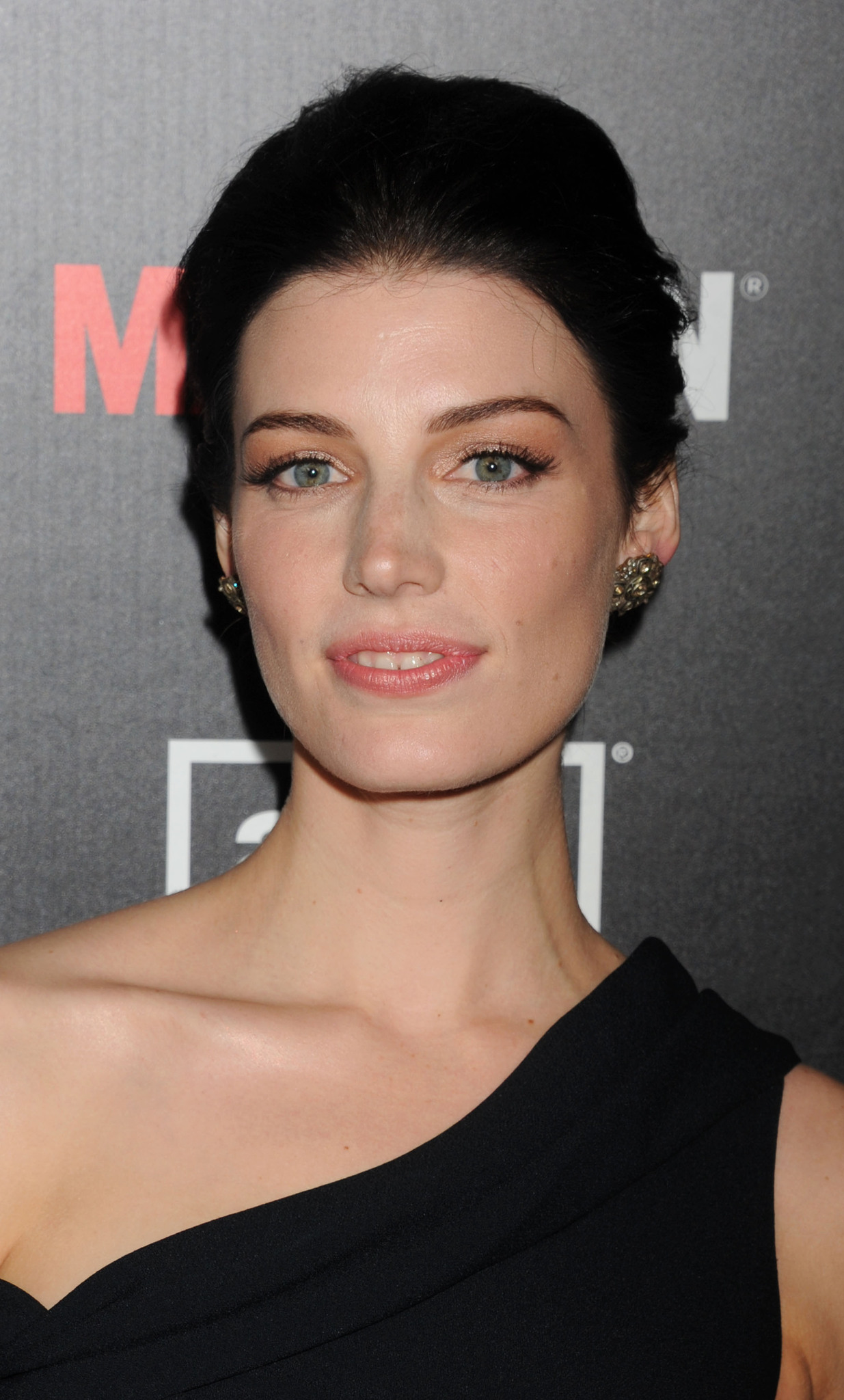 actor Jessica Paré large photo