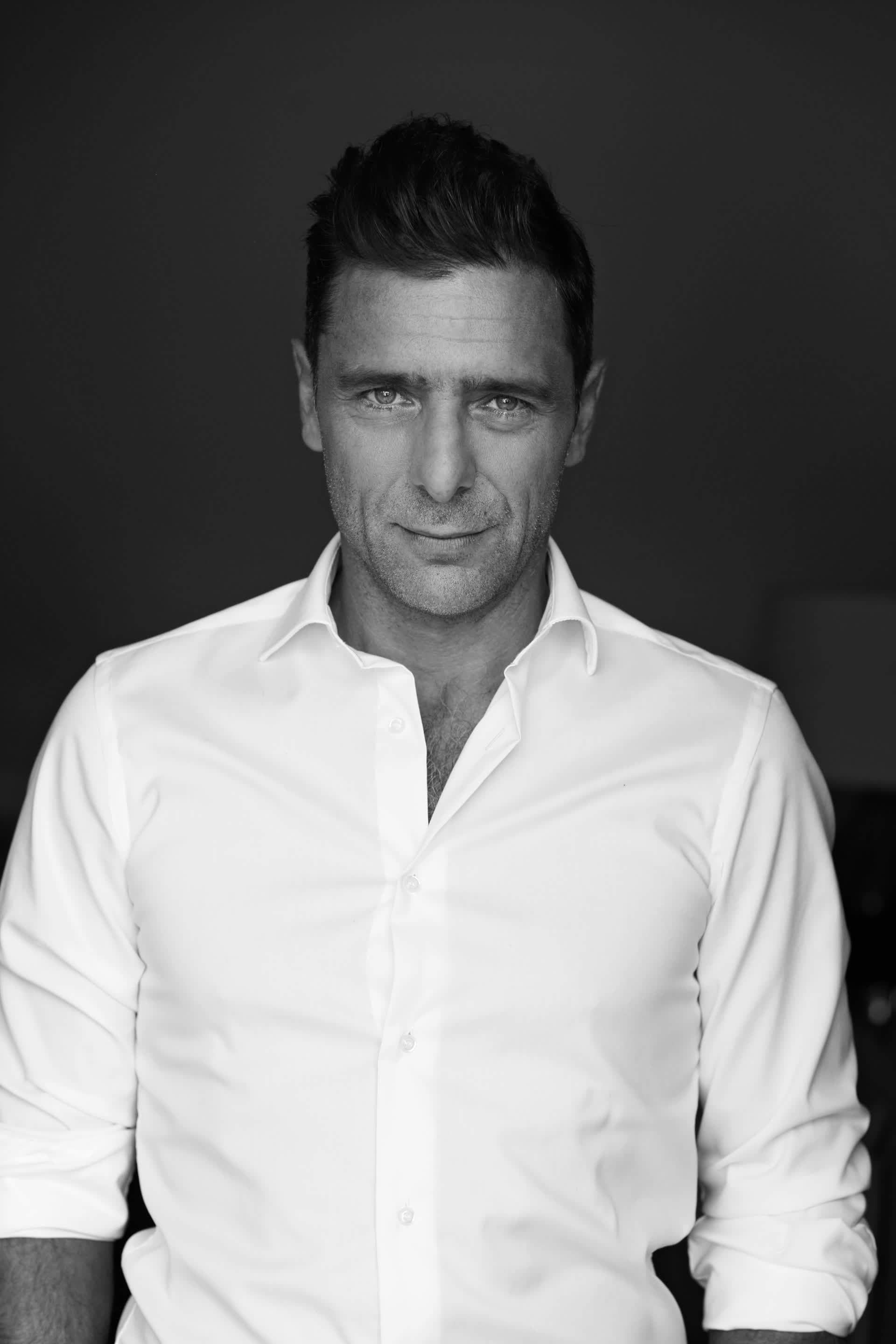 actor Adriano Giannini large photo