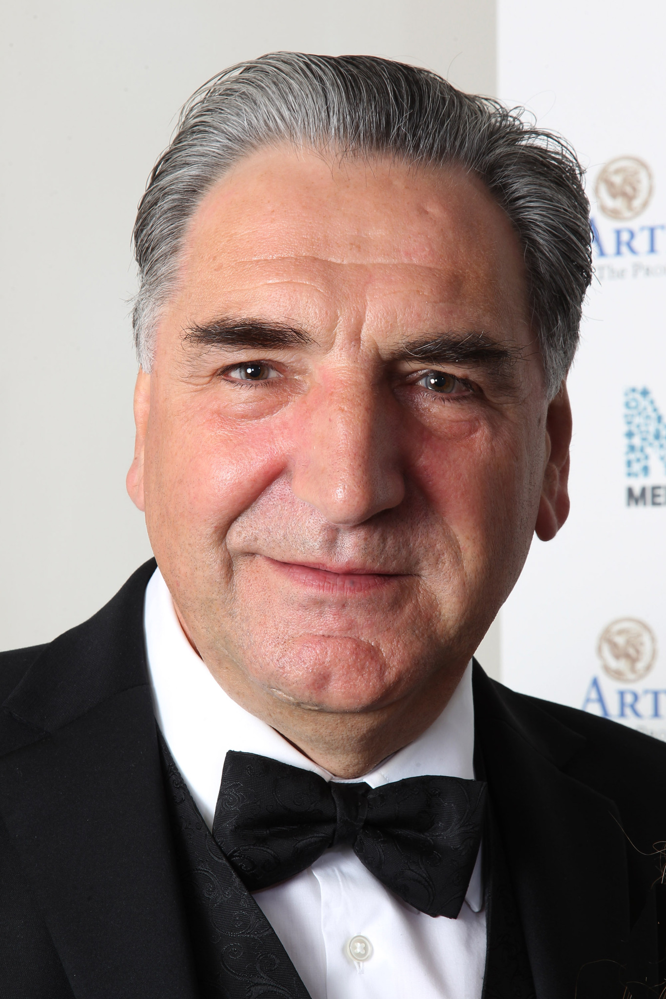 actor Jim Carter large photo