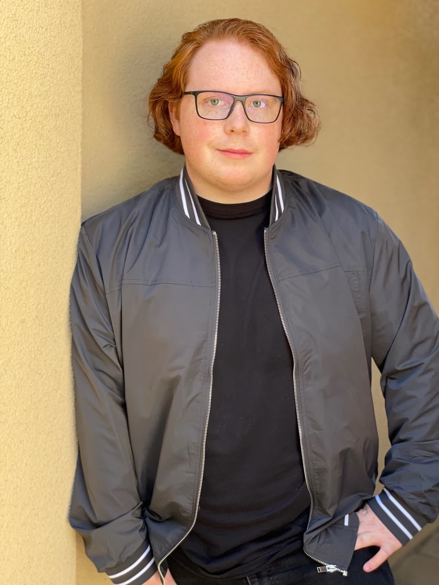actor Tucker Albrizzi large photo