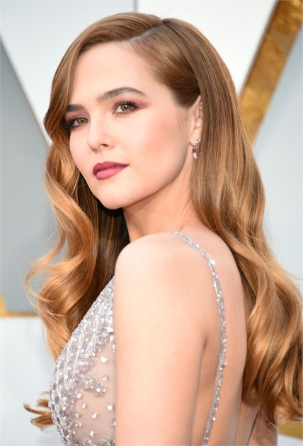 actor Zoey Deutch large photo