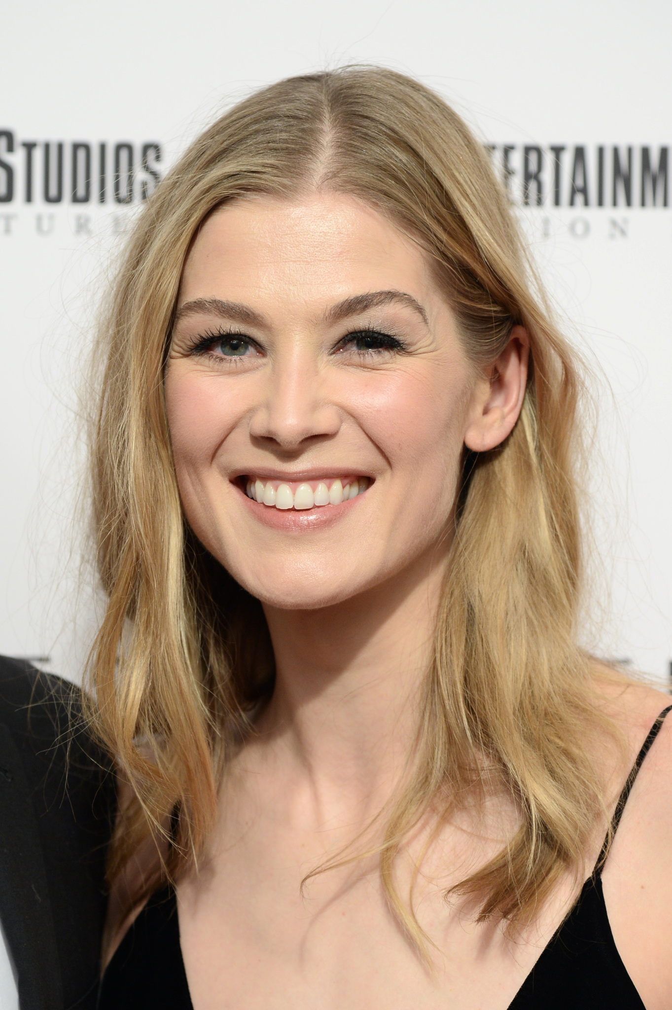 actor Rosamund Pike large photo