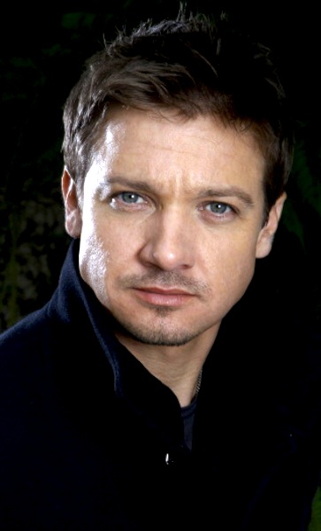 actor Jeremy Renner large photo