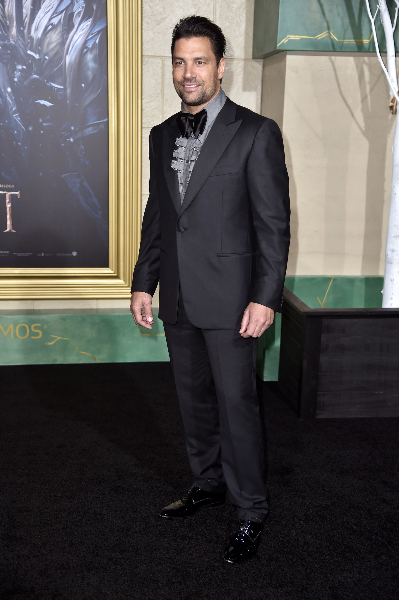 actor Manu Bennett large photo