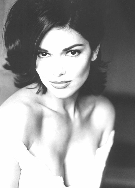 actor Laura Harring large photo