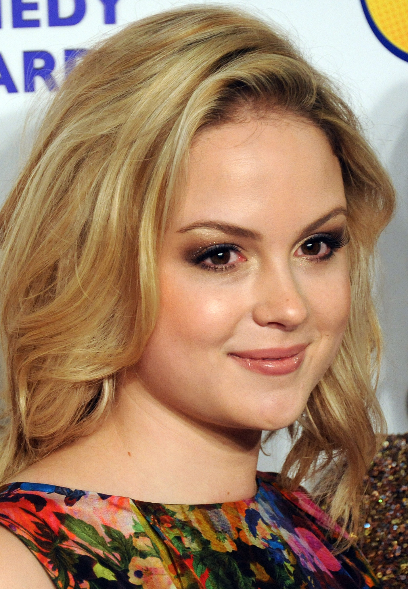 actor Kimberley Nixon large photo