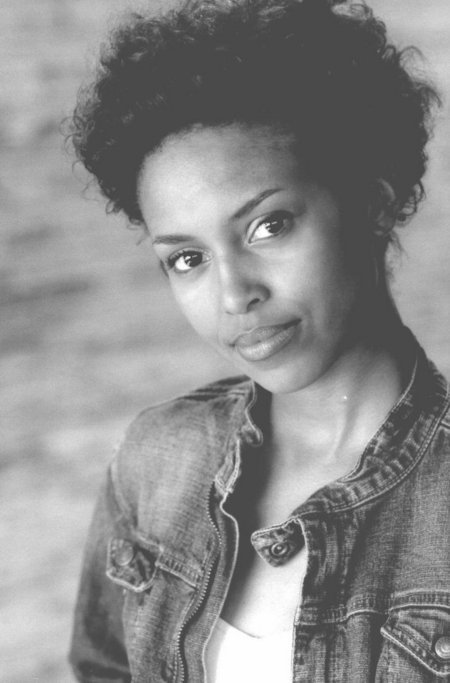 actor Ariana Thomas large photo