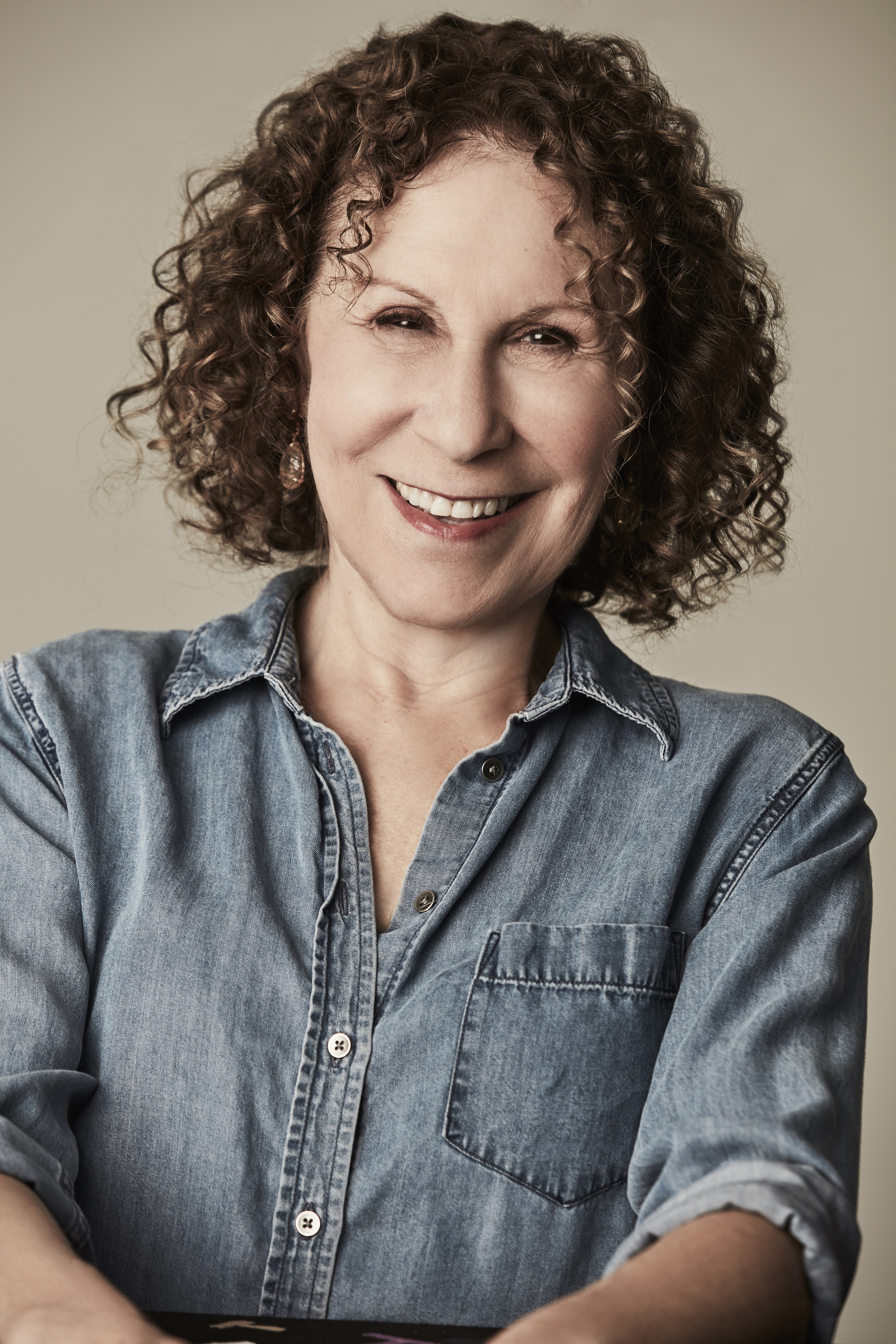 actor Rhea Perlman large photo