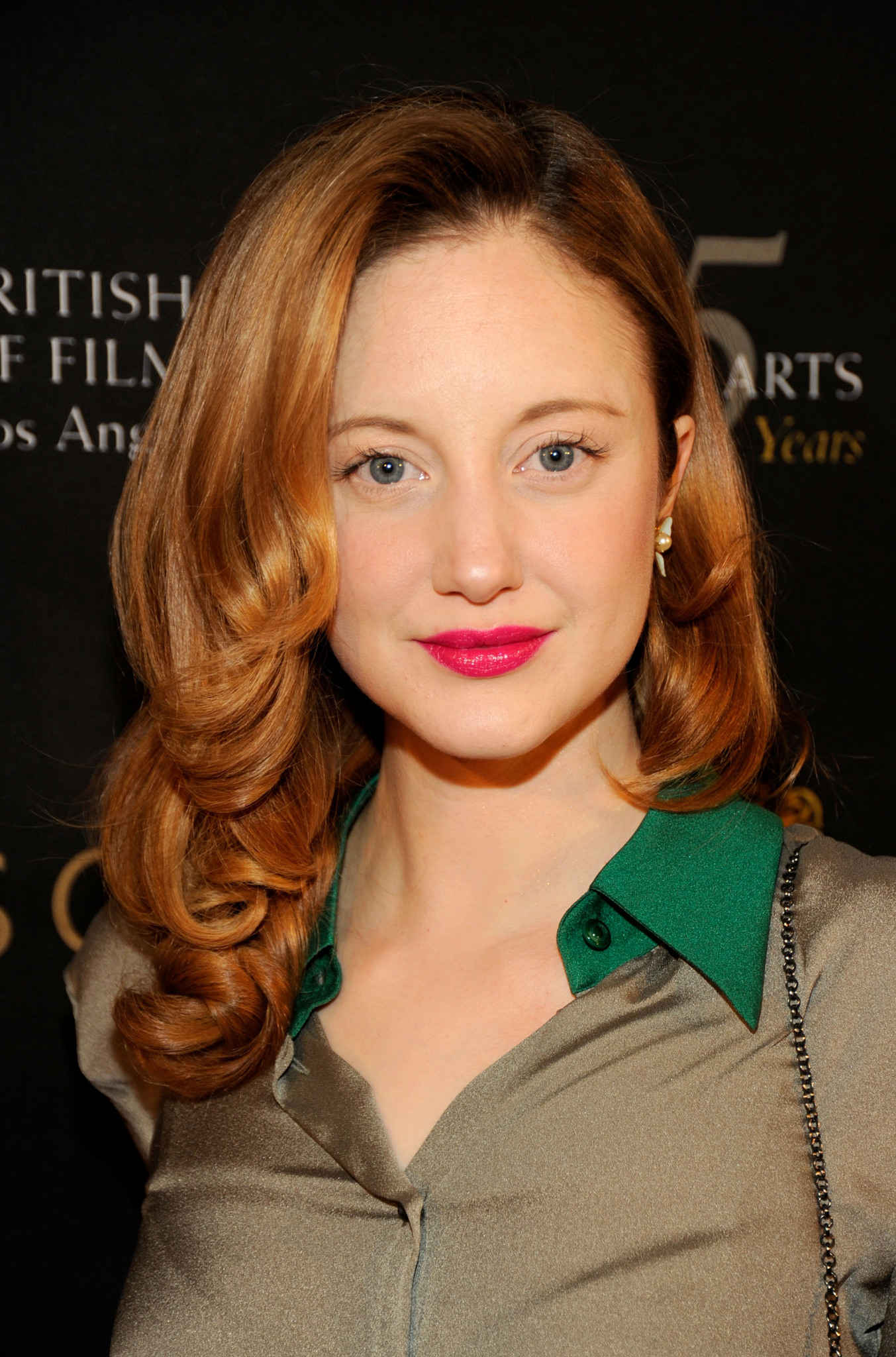 actor Andrea Riseborough large photo