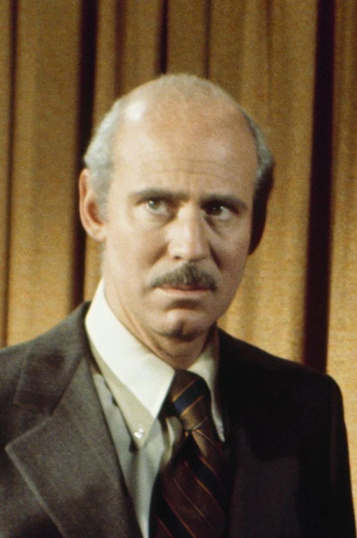 actor Alan Oppenheimer large photo