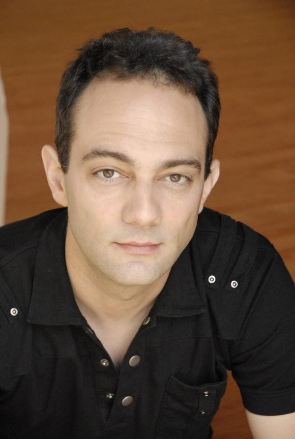 actor Mike McFarland large photo