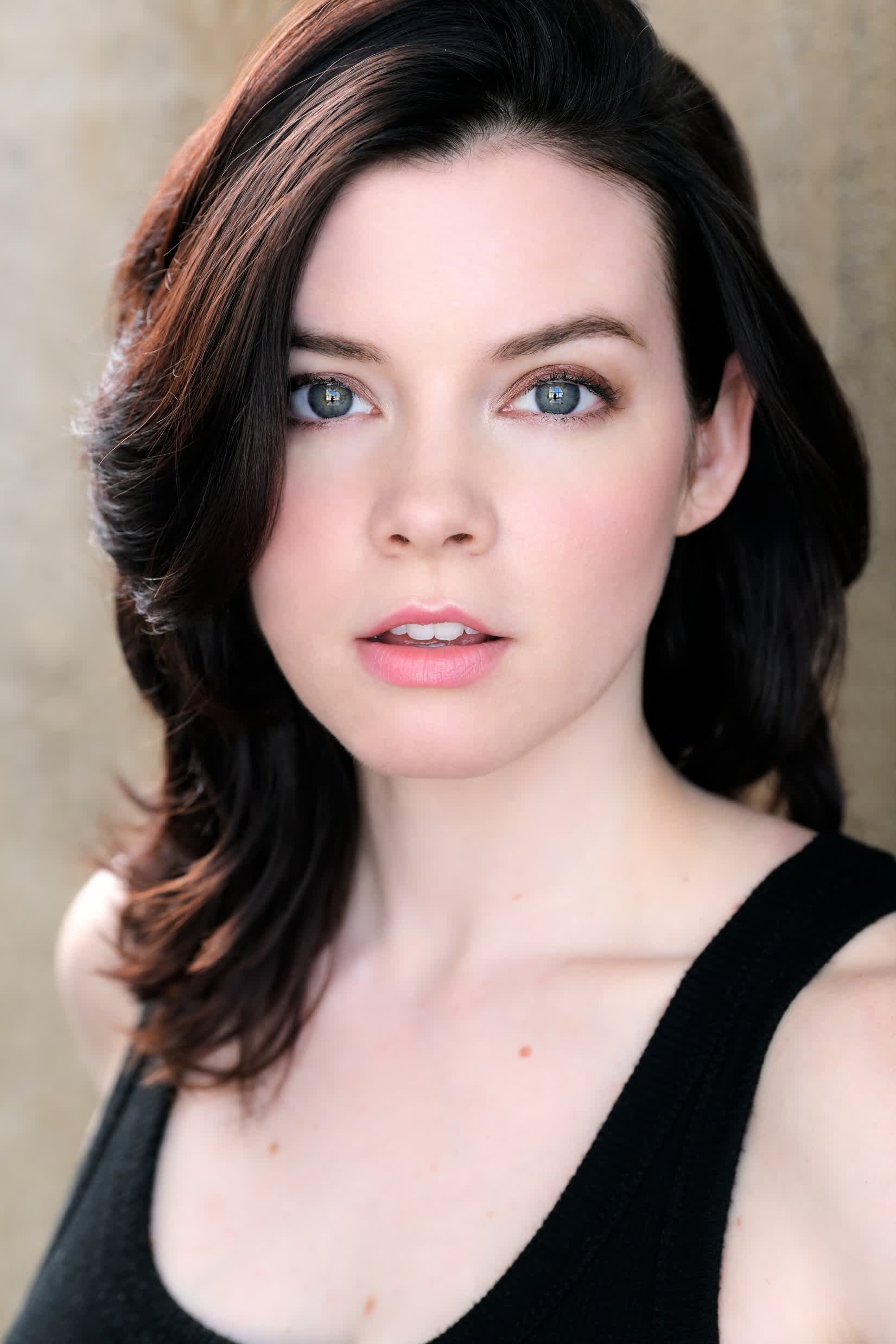 actor Cherami Leigh large photo