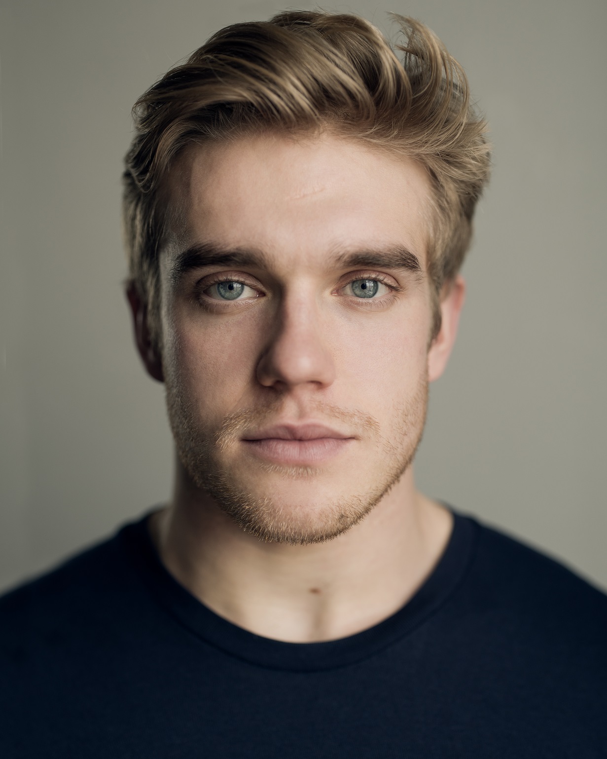 actor Bobby Lockwood large photo