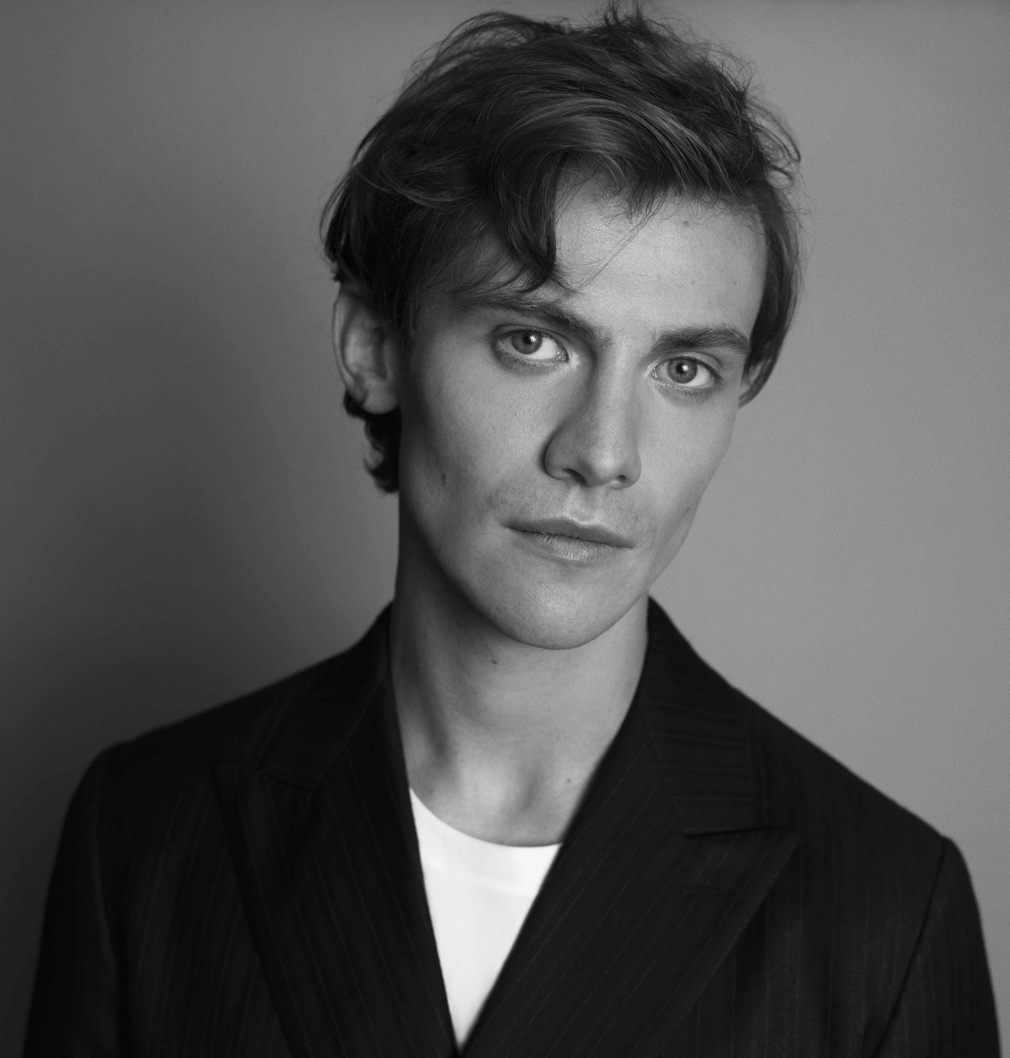 actor Cassian Bilton large photo