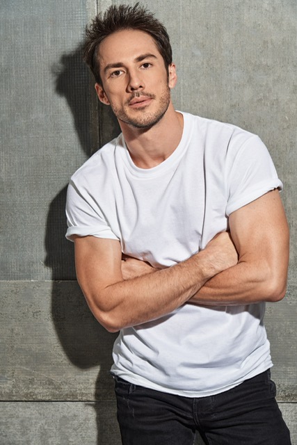 actor Michael Trevino large photo