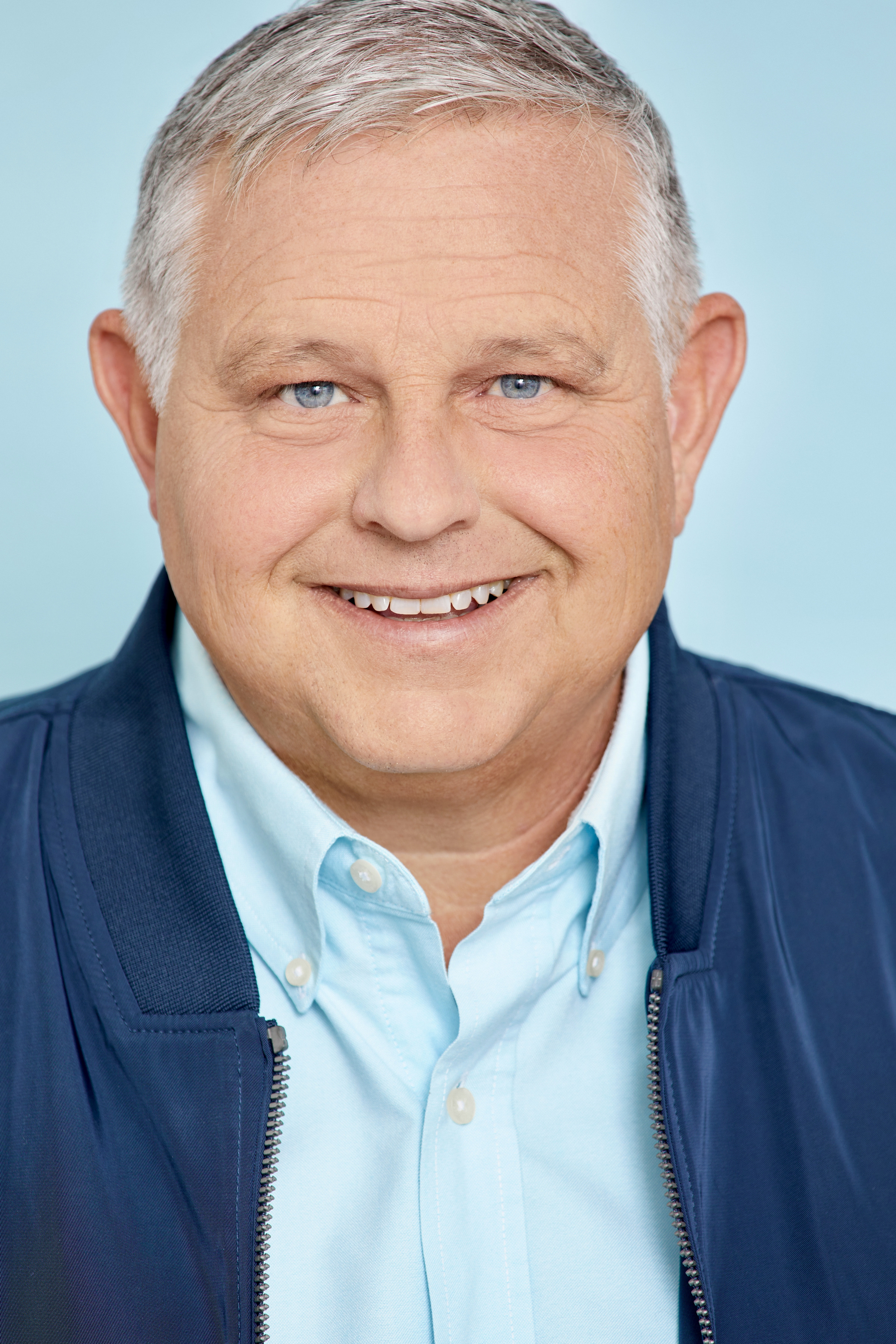 actor Tom Gibis large photo