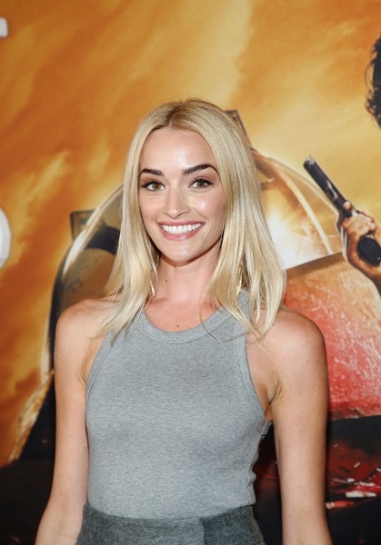 actor Brianne Howey large photo