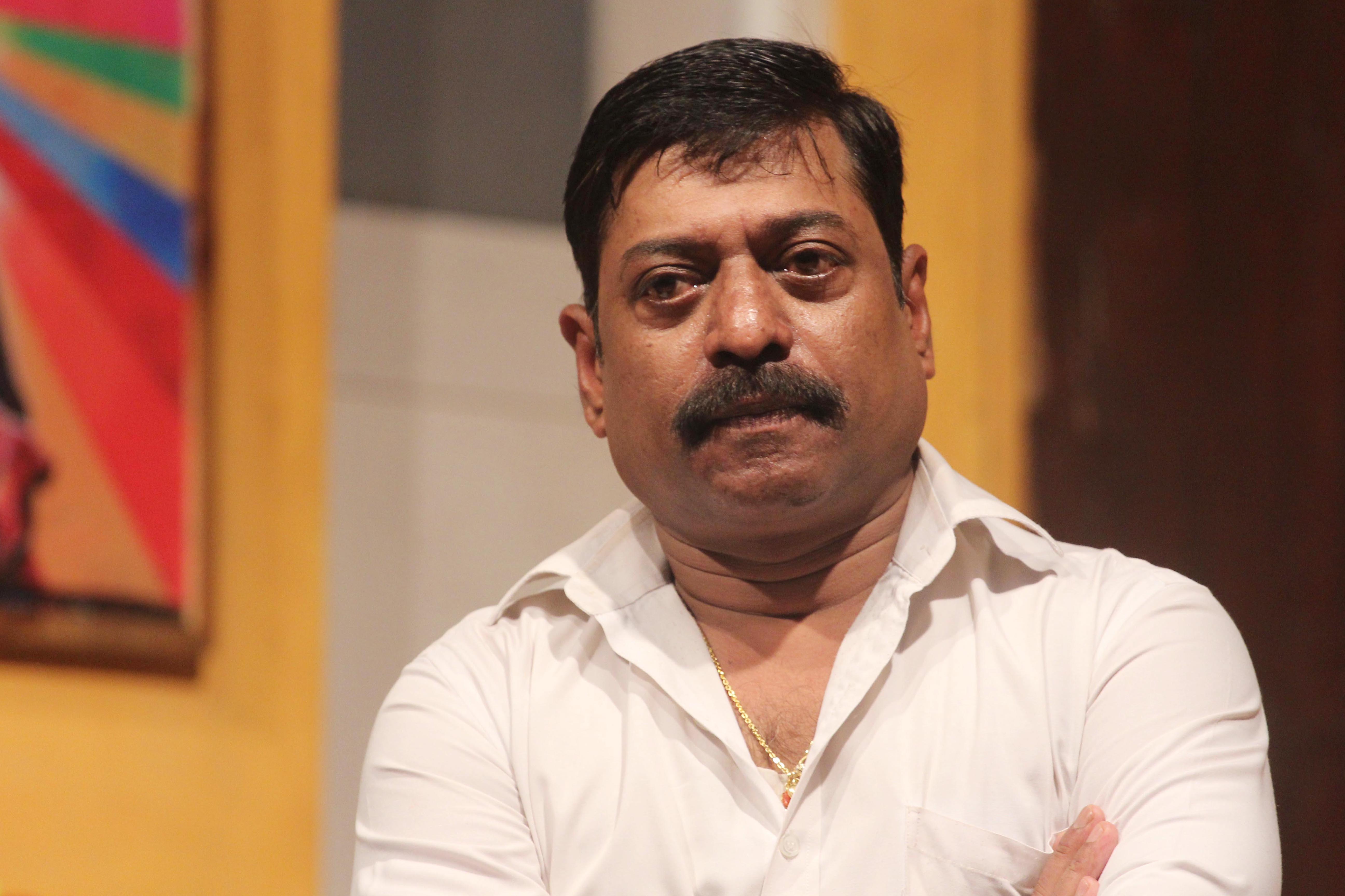 actor Sanjay Narvekar large photo