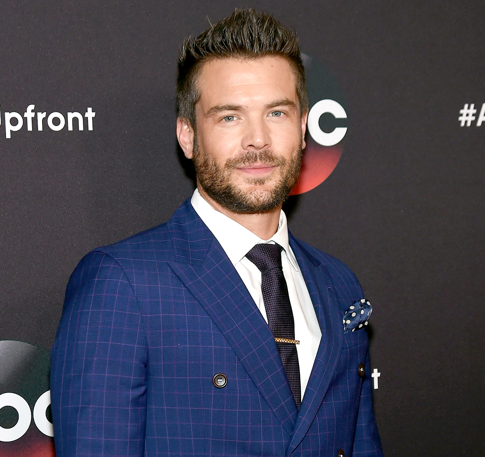 actor Charlie Weber large photo