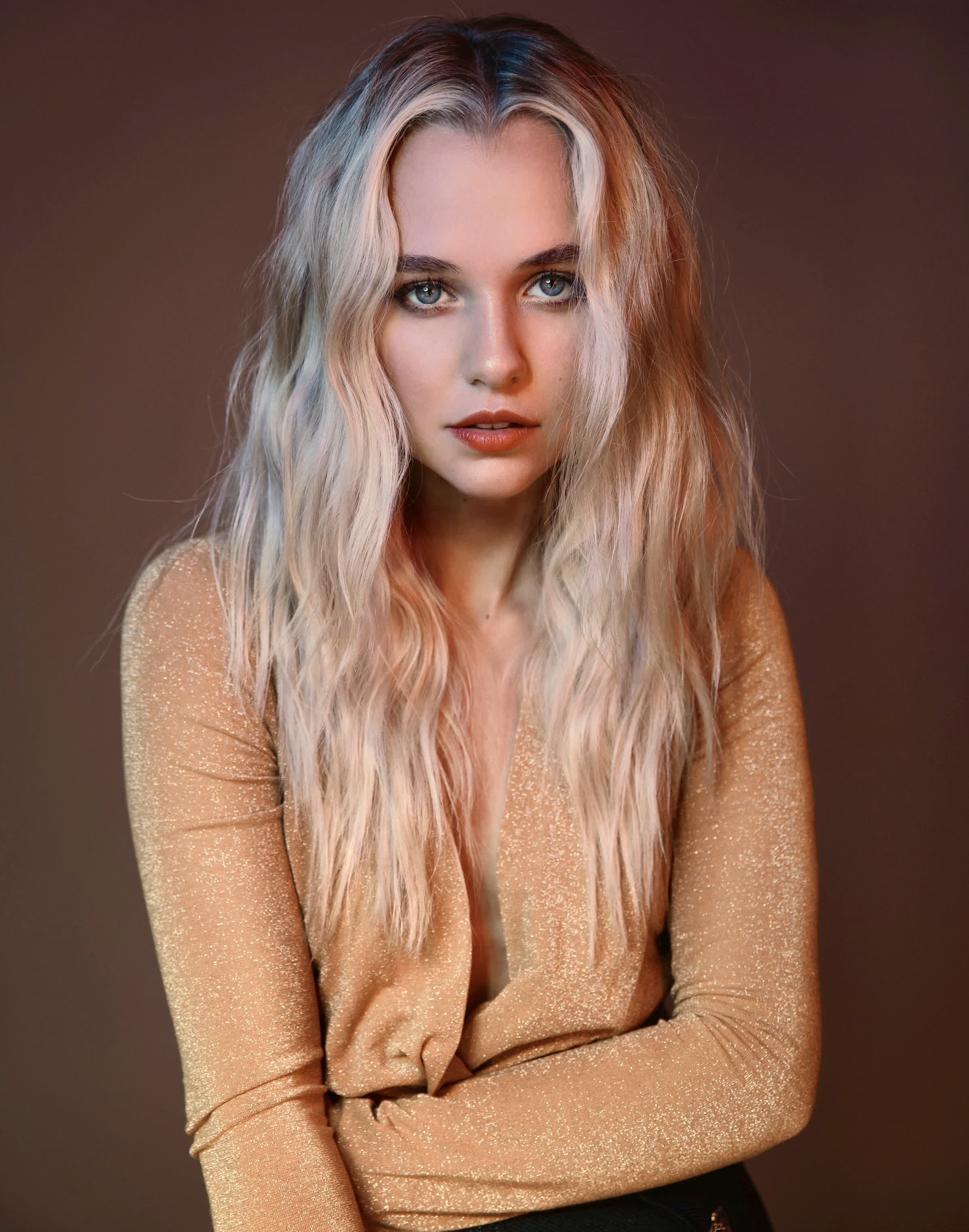 actor Madison Iseman large photo
