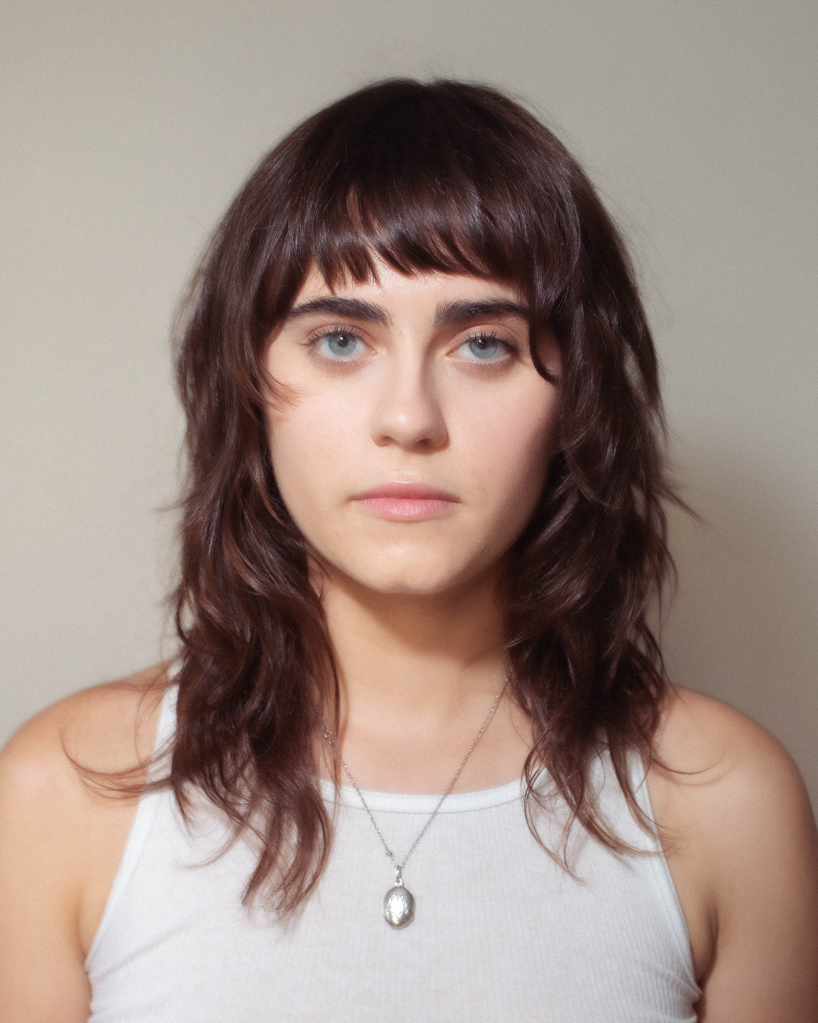 actor Ally Ioannides large photo