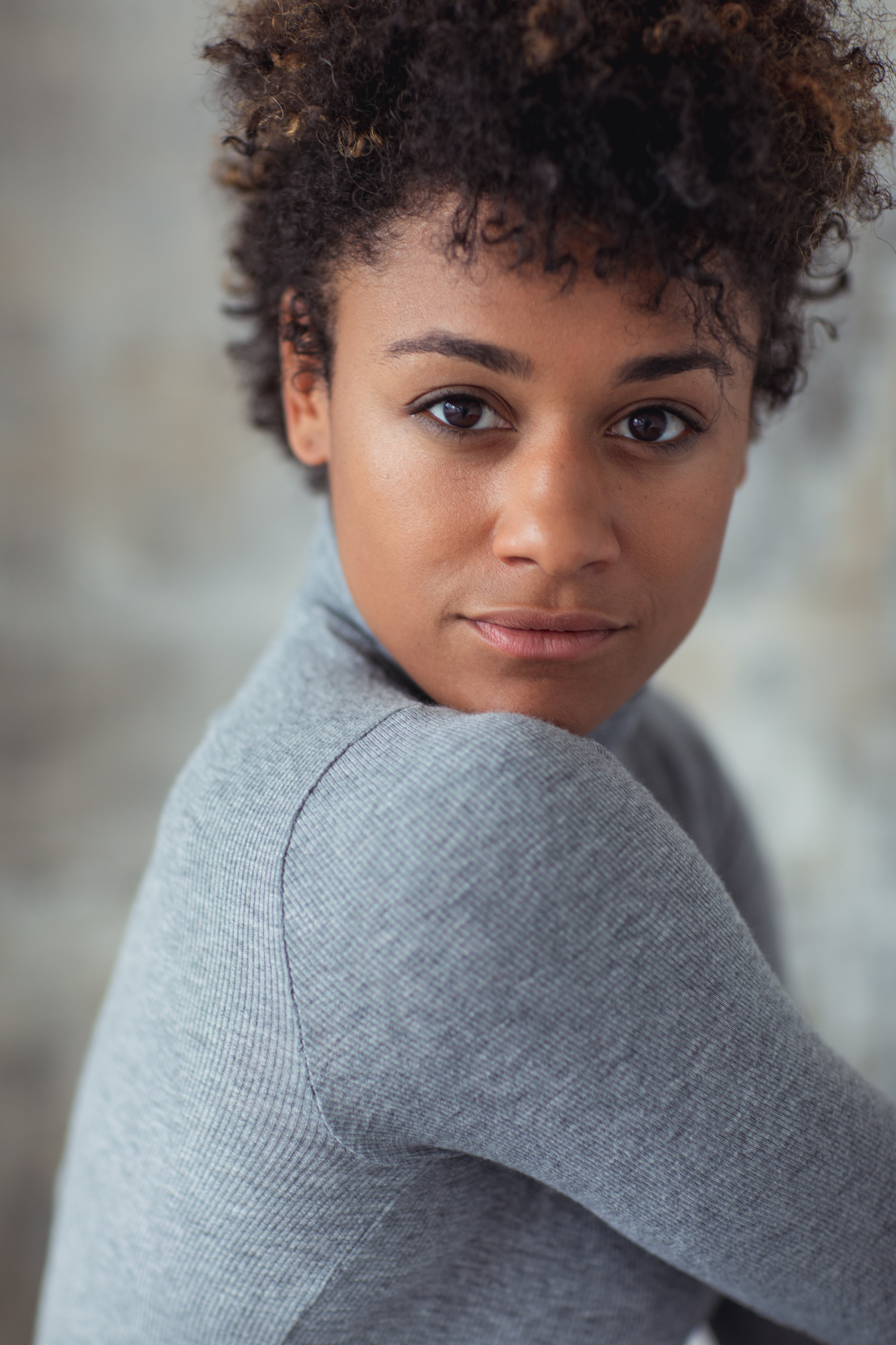 actor Ariana DeBose large photo
